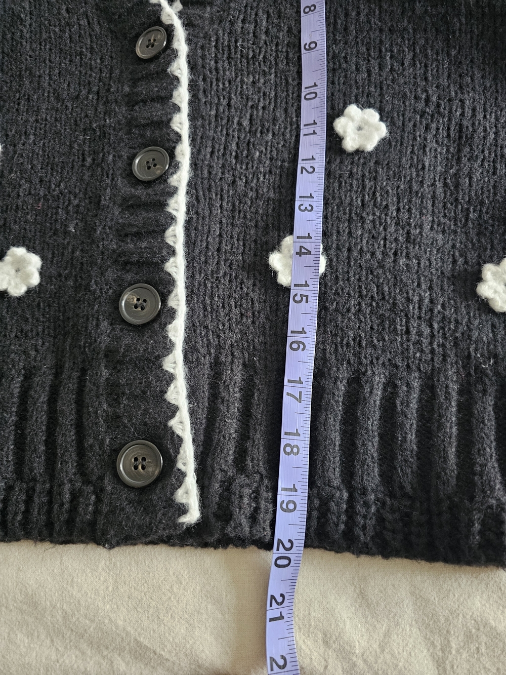 Black Cropped Cardigan White Floral Patches Size S Feminine Boho Chic - Picture 8 of 9